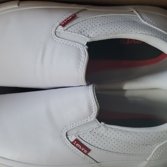 Levi's Shoes women's size 10 slip on perforated white mono flats Slip-on Nays - Picture 2 of 11